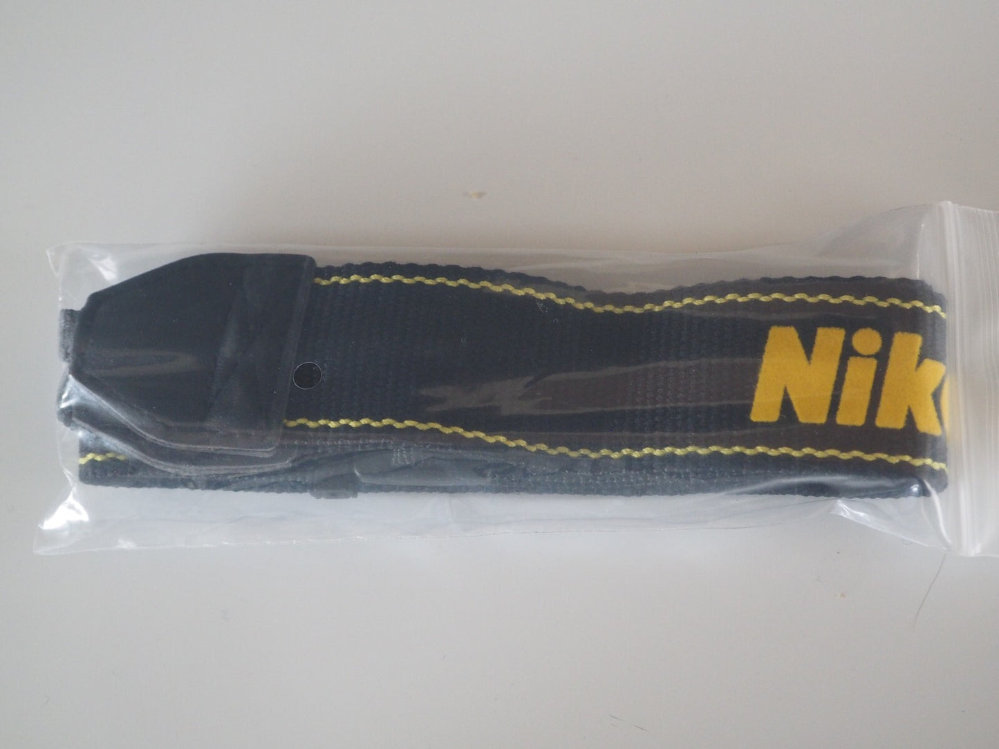 Brand new genuin Nikon camera nech/shoulder strap from japan