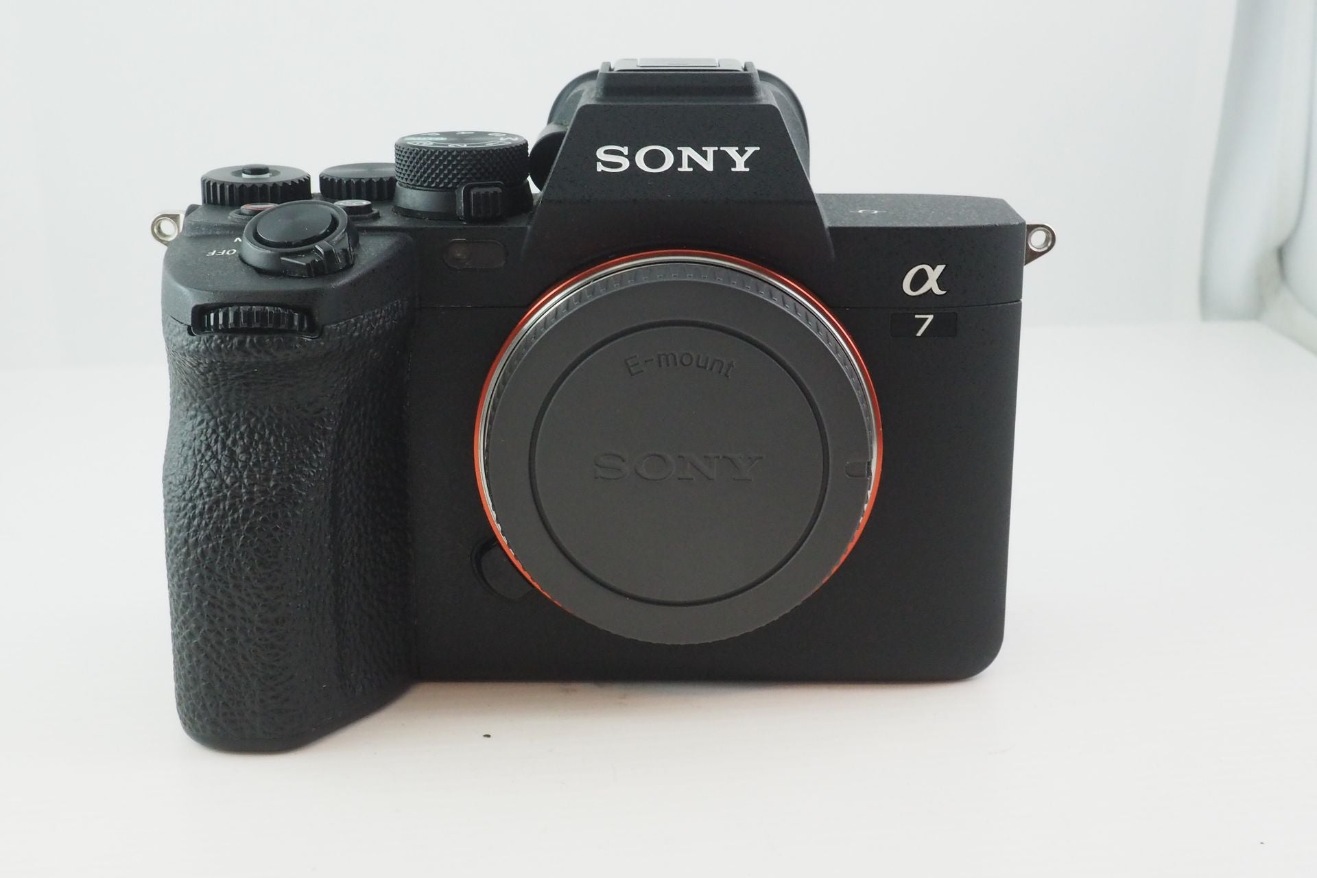 US. SONY 7 IV MAT. 6633089