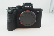 US. SONY 7 IV MAT. 6633089