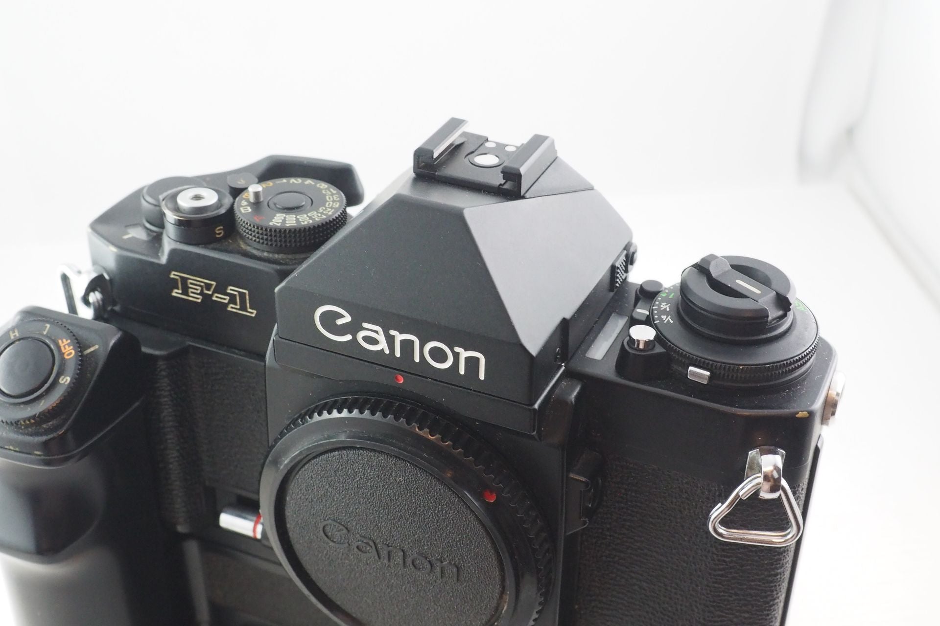 US. CANON F1 NEW FD + IMPUGN. MAT. 156893
