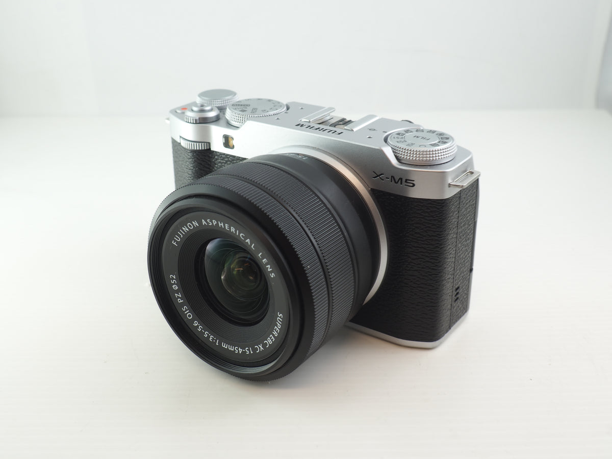 US. FUJI X-M5 SILVER KIT 15-45 50023404