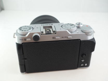 US. FUJI X-M5 SILVER KIT 15-45 50023404