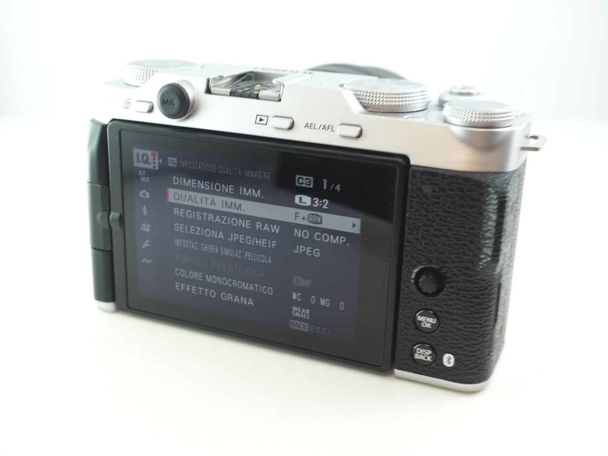 US. FUJI X-M5 SILVER KIT 15-45 50023404