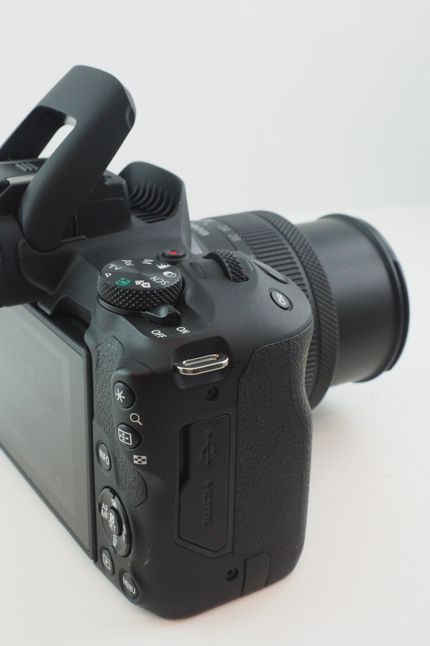 US. CANON R50 KIT (18-45mm) MAT. 323030013417