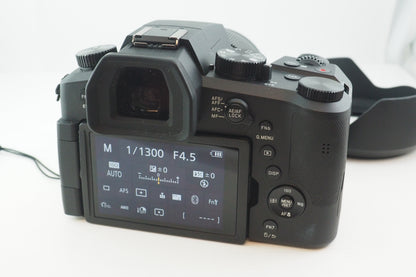 US. LEICA V-LUX 5 MAT. 5628623