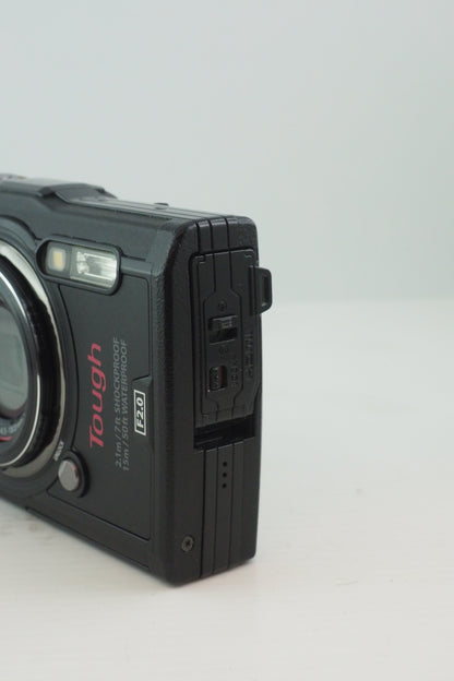 Olympus kit sub TG-5 + custodia sub PT-058 Usato
