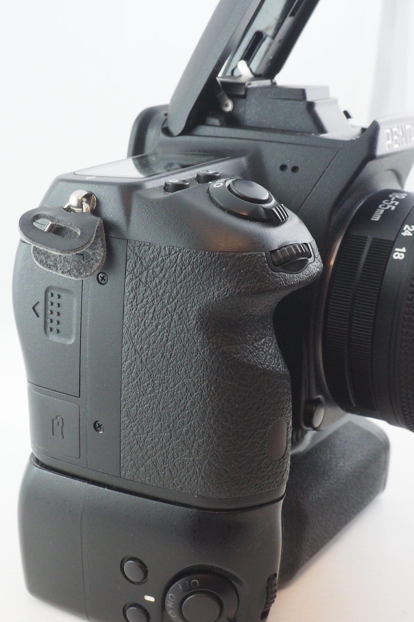 PENTAX K5II KIT18-55+ BATTERYGRIP (14.100 SCATTI)